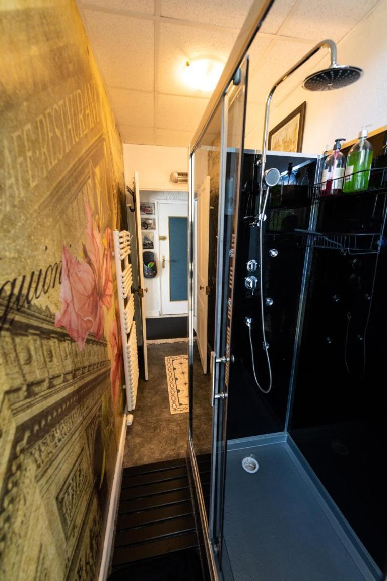 Chambre Bounty, B&B, Cuisine Privee, Lit Queen Size, Terrasse, Parking, Garage Olliergues Exterior photo